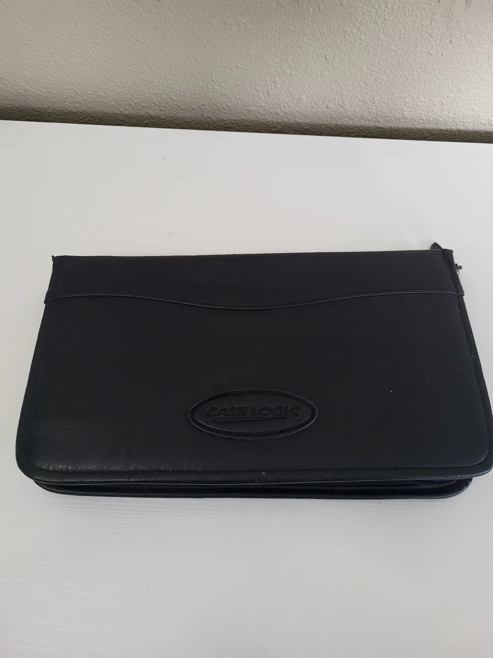 Case Logic CD Case Binder Holds 48 Discs Black Faux Leather Zip Around
